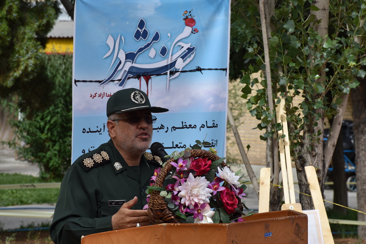 تکمیل ۱۷ یادمان شهید در استان مرکزی در دستور کار قرار گرفته است