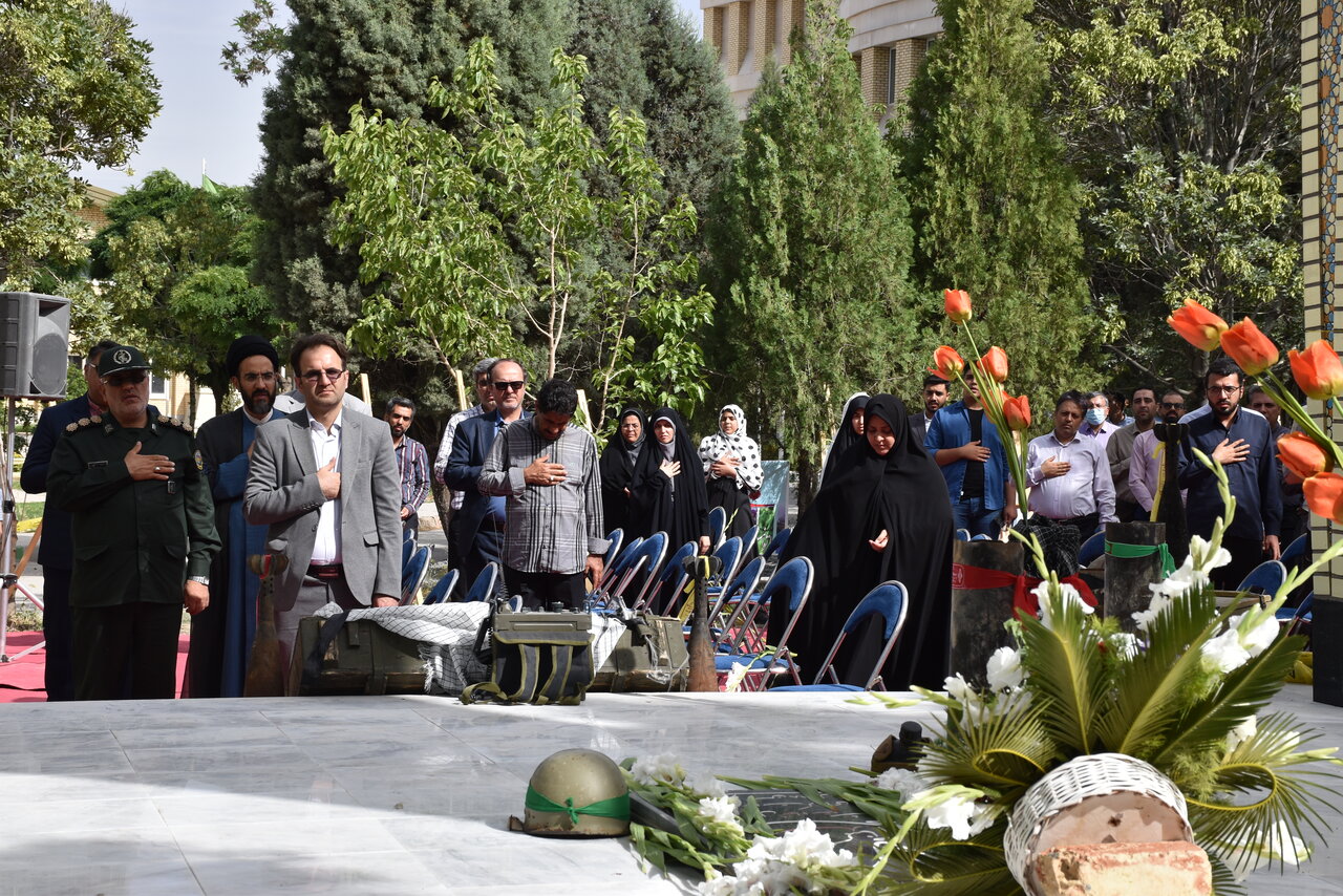 تکمیل ۱۷ یادمان شهید در استان مرکزی در دستور کار قرار گرفته است