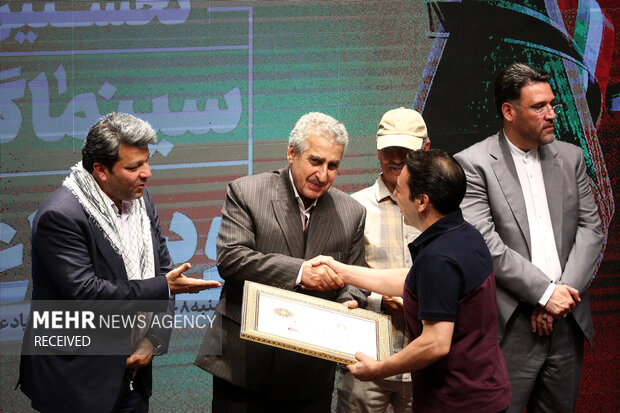 نخستین گردهمایی سینماگران انقلاب و دفاع مقدس با حضور محمدمهدی اسماعیلی وزیر فرهنگ و ارشاد اسلامی، محمد خزایی رئیس سازمان سینمایی و جمعی از هنرمندان در بنیاد سینمایی فارابی برگزار شد