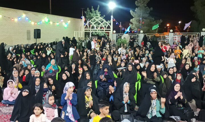 جشن میلاد امام رضا (ع) با حضور خادمان رضوی در اردستان