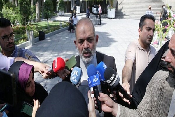 وزير الداخلية الإيراني يحذّر الإرهابيين من الدخول الى اراضي بلادنا