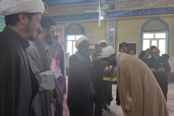 آئین عمامه گذاری طلاب در برازجان برگزار شد