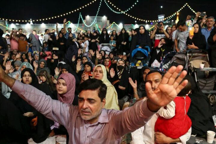 ۴٠٠ نفر زائر اردو زبان به حرم مطهر رضوی مشرف شدند