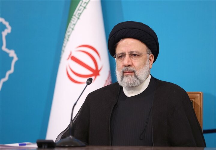 Reisi: Tehditler İran'ın füze programını durduramaz