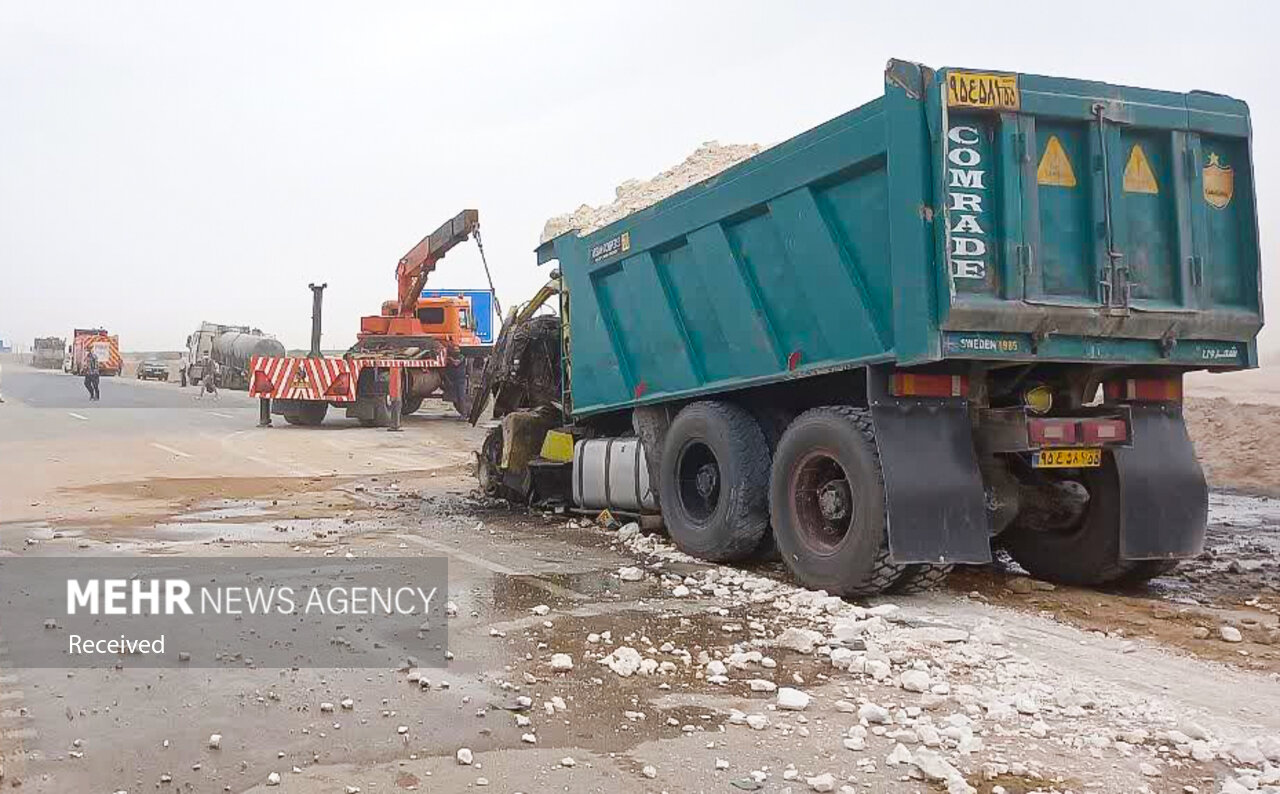 مصدومان حادثه محور قم-گرمسار به ۲۱ نفر افزایش یافت+ تصاویر