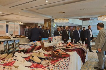 وزیر کشور از نمایشگاه صنایع دستی شمال غرب کشور بازدید کرد