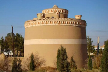 ۲۶ گزارش از برج‌های کبوترخانه اصفهان / کتاب «بهشت کبوتران» آماده انتشار است