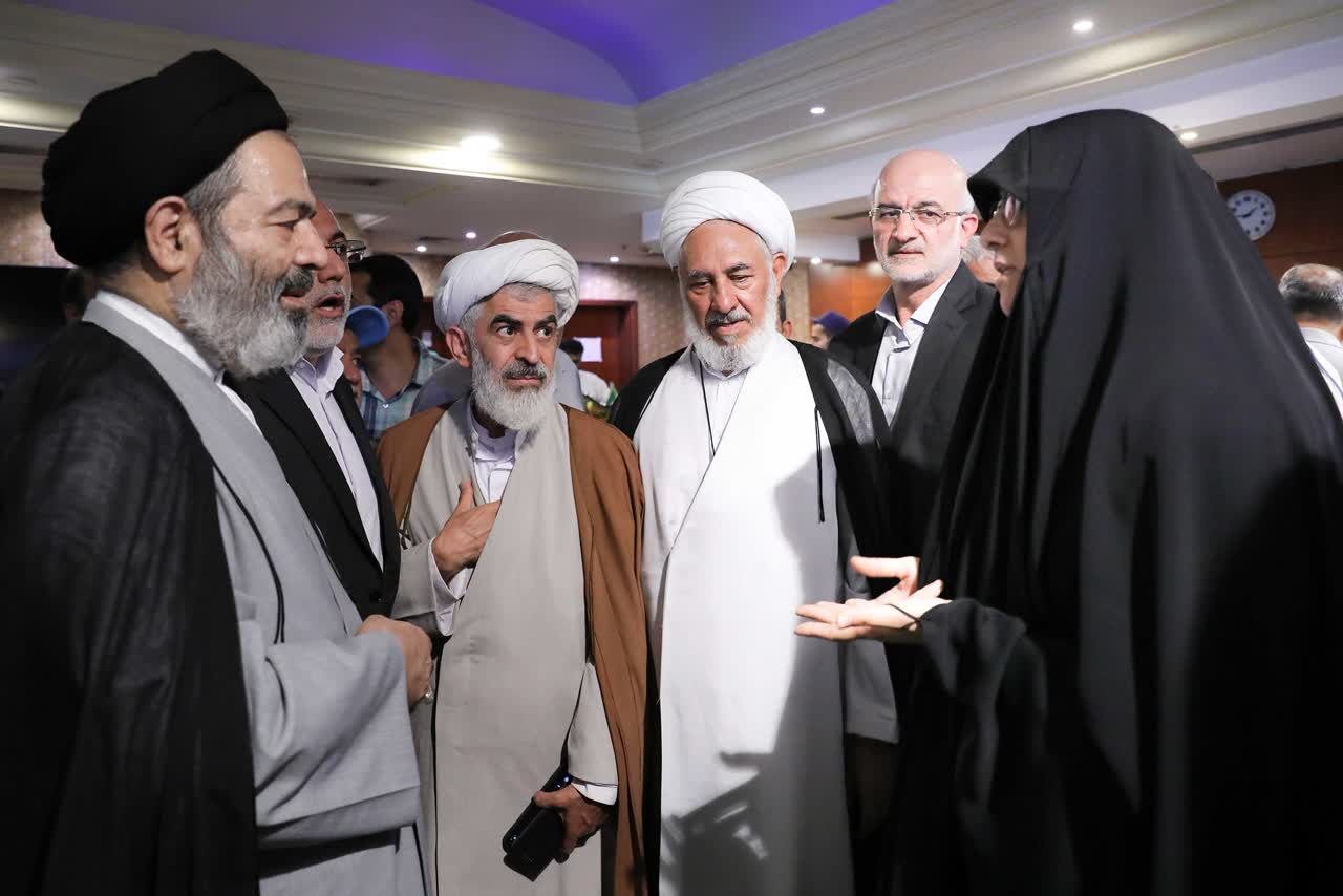 دیدار صمیمی سرپرست حجاج ایرانی با زائران کشورمان در مدینه منوره