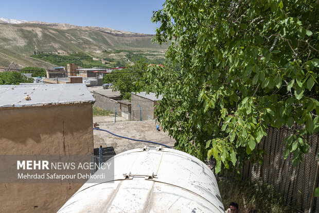 آبرسانی با تانکر در سرزمین چشمه ها