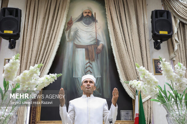 زرتشتیوں کی جانب سے برسی امام خمینی رحمۃ اللّٰہ علیہ کے موقع پر تقریب کا انعقاد

