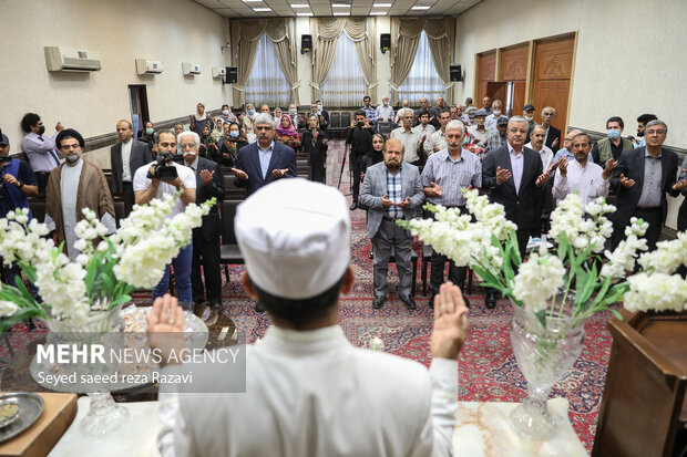 زرتشتیوں کی جانب سے برسی امام خمینی رحمۃ اللّٰہ علیہ کے موقع پر تقریب کا انعقاد
