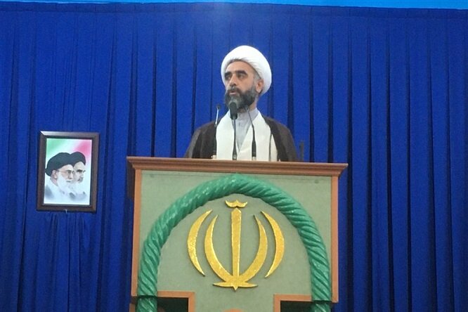 امام جمعه موقت بوشهر: اقتصاد با نسخههای بیمار درمان نمیشود امام جمعه موقت بوشهر: اقتصاد با نسخههای بیمار درمان نمیشود