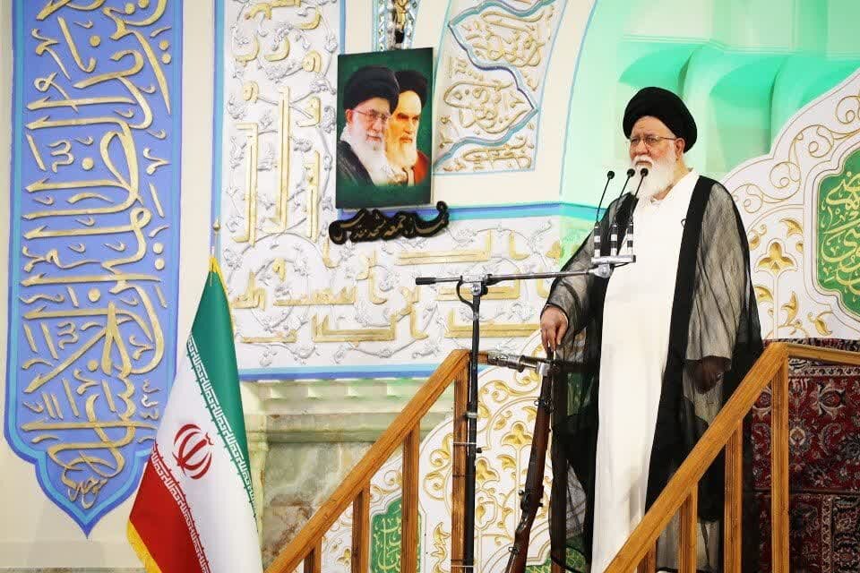 دشمن نمی‌خواهد نبوغ جوان ایرانی دیده شود
