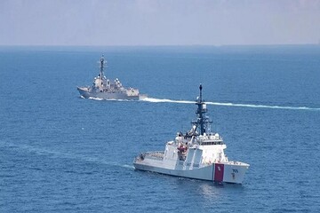Chinese warship nearly hits US destroyer in Taiwan Strait