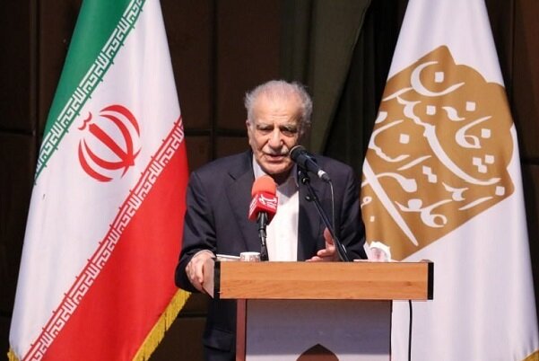 "دار مفكري العلوم الإنسانية" تكرم أحد كبار أساتذة اللغة العربية في ايران