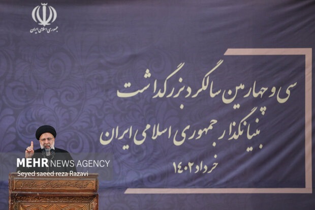 Raeisi delivers speech at Imam Khomeini memorial ceremony
