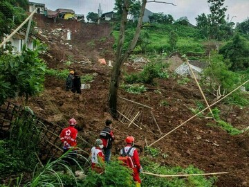 Landslide in China's Sichuan kills 14, leaves 5 missing