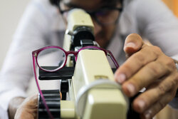 ارائه بیش از ۵ هزار خدمت چشم‌پزشکی رایگان در قشم طی ۷۵ روز 