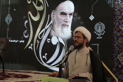 شخصیت امام خمینی به نسل‌های نوجوان و جوان معرفی شود