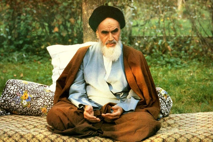 حمایت مردم مهمترین عامل در پیروزی انقلاب به رهبری امام خمینی(ره)
