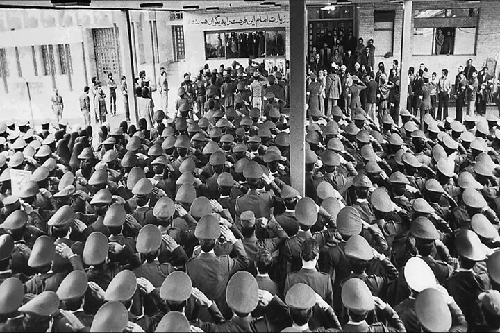 لحظات تاریخی حیات امام(ره) که با دوربین عکاسان جاودان شد