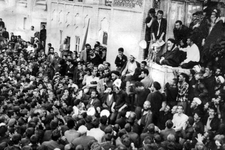 لحظات تاریخی حیات امام(ره) که با دوربین عکاسان جاودان شد