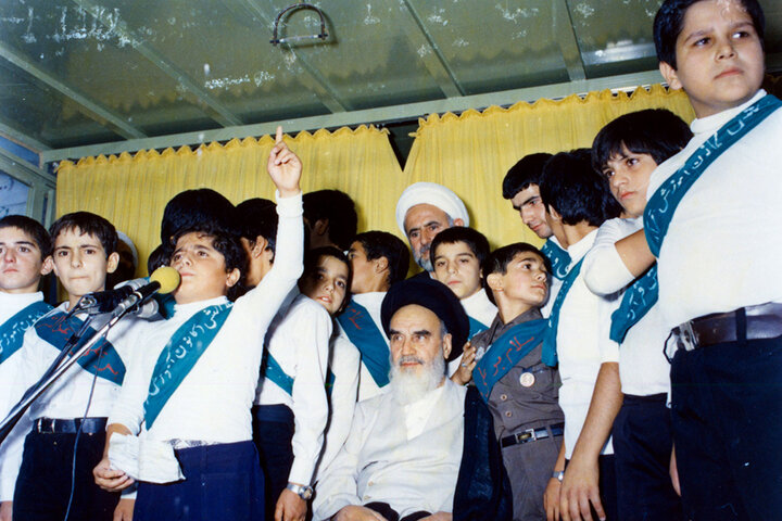 لحظات تاریخی حیات امام(ره) که با دوربین عکاسان جاودان شد