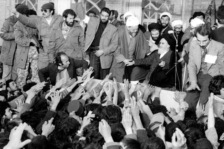 لحظات تاریخی حیات امام(ره) که با دوربین عکاسان جاودان شد