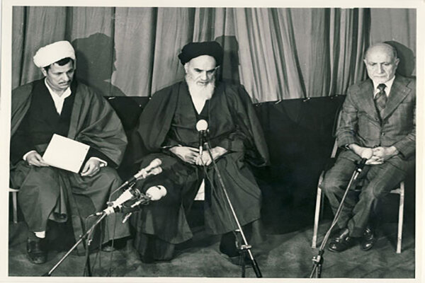 لحظات تاریخی حیات امام(ره) که با دوربین عکاسان جاودان شد