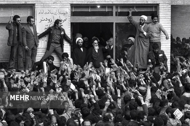 لحظات تاریخی حیات امام(ره) که با دوربین عکاسان جاودان شد