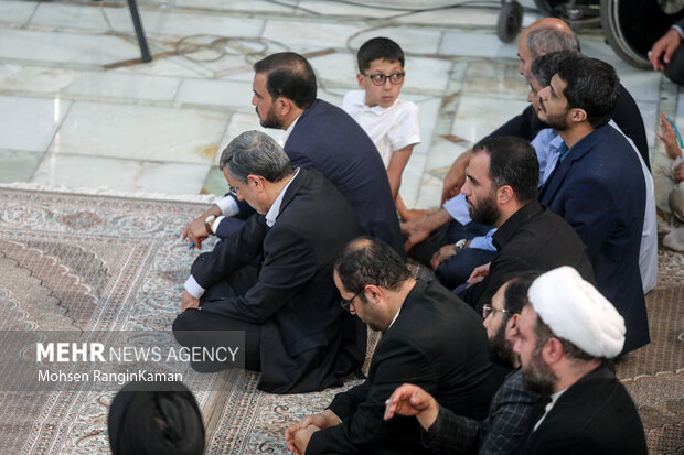 محمود احمدی نژاد عضو مجمع تشخیص مصلحت نظام در مراسم سی و چهارمین سالگرد ارتحال امام خمینی (ره) حضور دارد