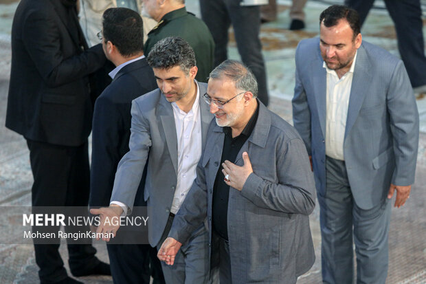 علیرضا زاکانی شهردار تهران در مراسم سی و چهارمین سالگرد ارتحال امام خمینی (ره) حضور دارد