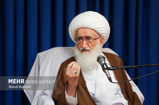 امام خمینی (رح) کے افکار سے دوری انحراف کا باعث ہے
