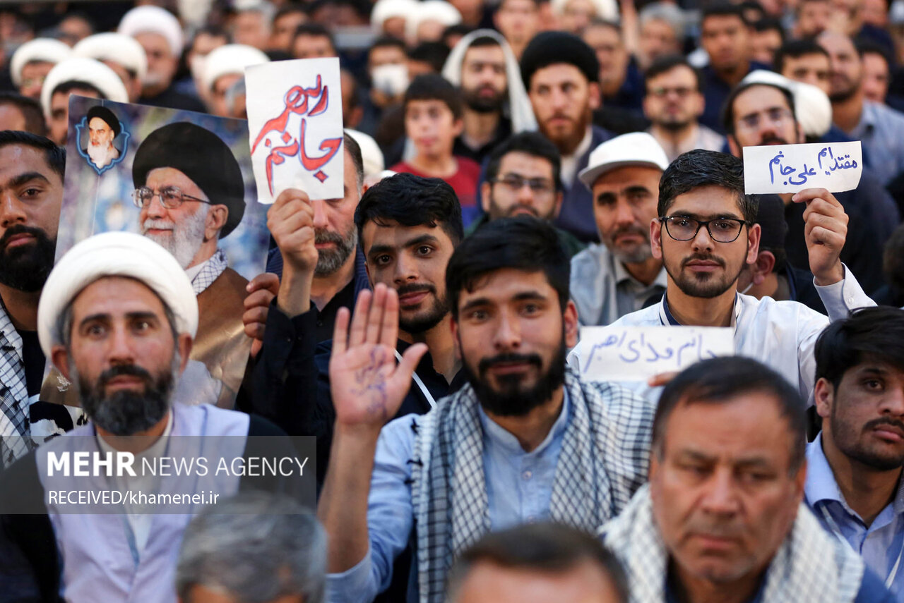 دیداری از جنس بیعت دو نسل/ شوق دهه هشتادیها از دیدار امام امت