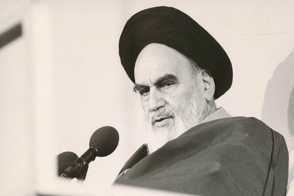 ویژگی های امام خمینی (ره) چراغ راه جوانان ایران است