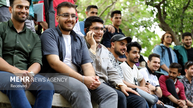 برگزاری کافه گفتگوی روابط آزاد در دانشگاه صنعتی همدان