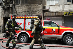 حریق سنگین در بازارچه فاز یک اهواز / اعزام ۱۸ آتش‌نشان