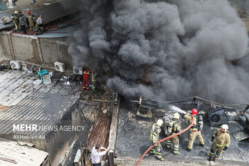 آتش‌سوزی یک واحد تجاری در بلوار امام رضا (ع) کرج