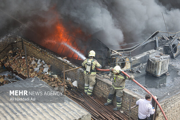 Fire in glue warehouse in Tehran's Grand Bazaar