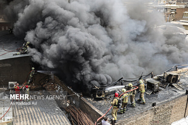 Fire in glue warehouse in Tehran's Grand Bazaar