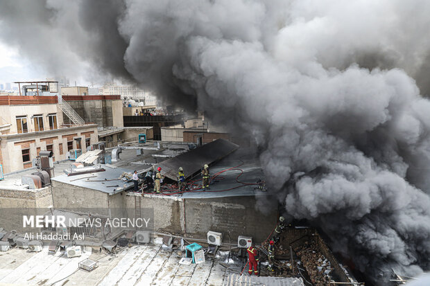 Fire in glue warehouse in Tehran's Grand Bazaar