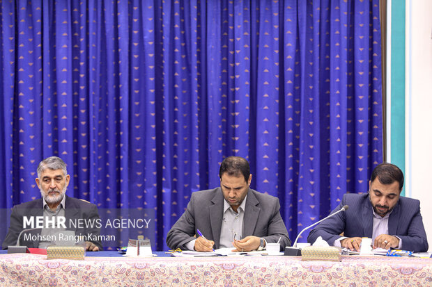 عیسی زارع‌پور وزیر ارتباطات و فناوری اطلاعات و رضا مراد صحرایی وزیر آموزش و پرورش در جلسه شورای عالی فضای مجازی حضور دارند