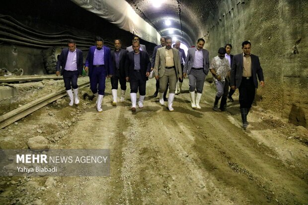 بازدید استاندار کرمانشاه از پروژه قطار شهری