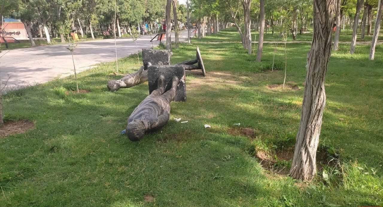 سقوط مجسمه در پارک شهدای گمنام اراک حادثه آفرید