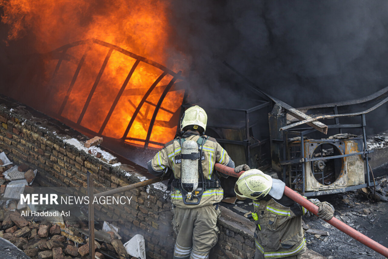 آتش‌سوزی در برج طالقانی کرج