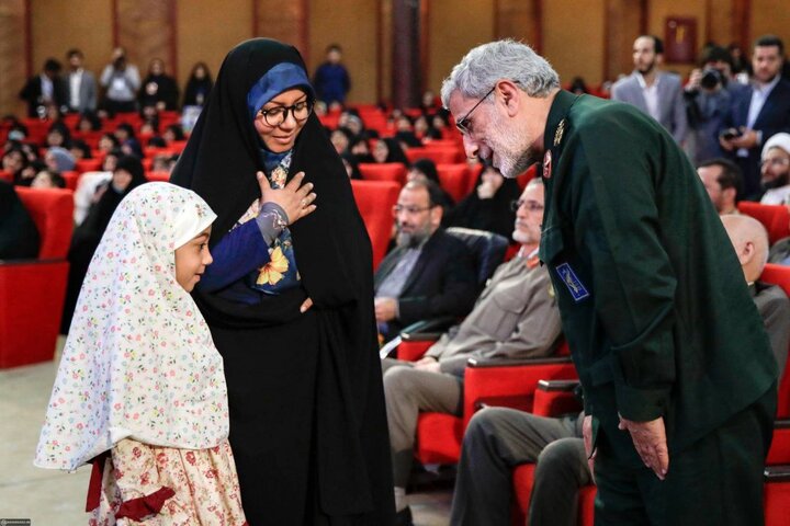 خودکارهایتان را بیاورید، میخواهم کتاب بنویسم