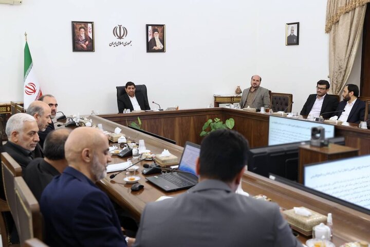 بررسی مشوقهای مالی طرحهای تامین وانتقال آب ازدریا به فلات مرکزی