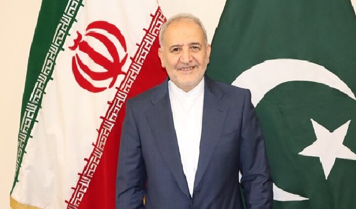 السفير الإيراني يهنئ آصف علي زرداري على انتخابه رئيساً لباكستان