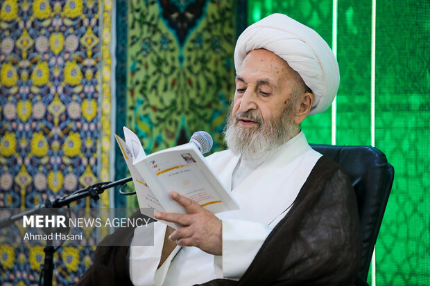 مرکزیت دروس حوزه علمیه خراسان باید در حرم مطهر امام رضا (ع) باشد