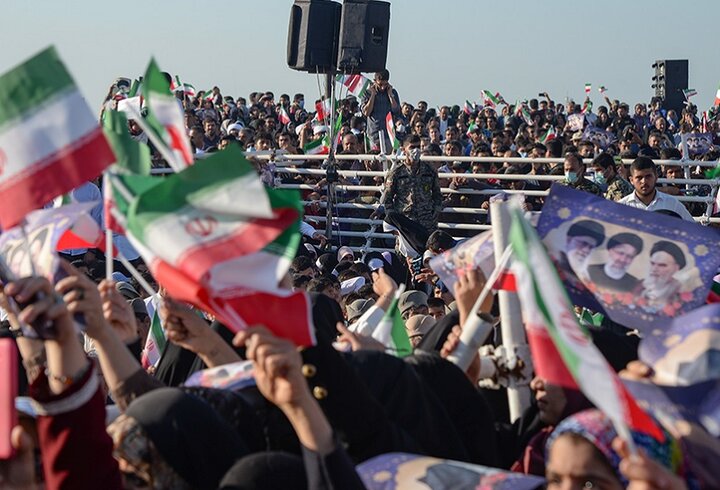 دیدار پرشور مردم تبریز با رئیس جمهور